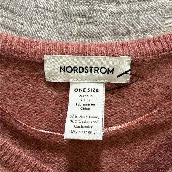 Nordstrom Women's Poncho in Rose - Picture 5 of 5